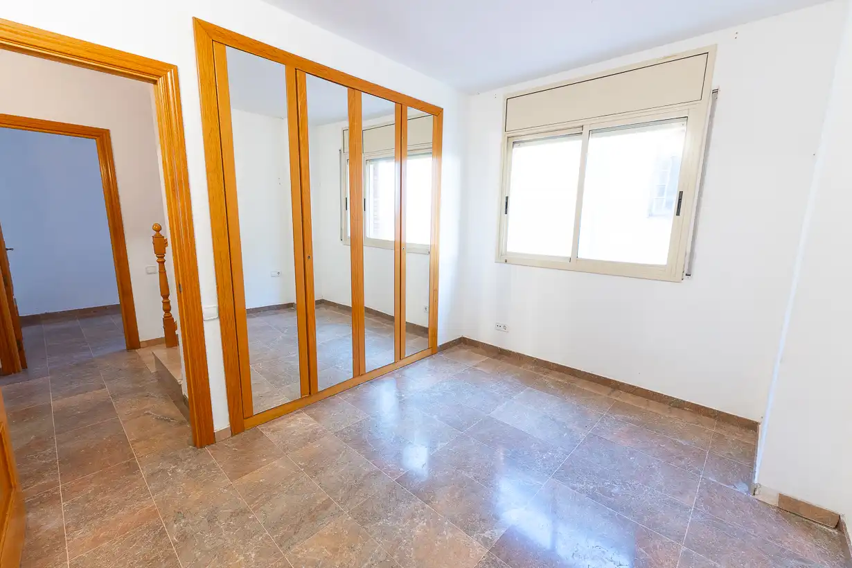 Habitación de Dúplex en venta en Barcelona con Calefacción, Jardín privado y Terraza