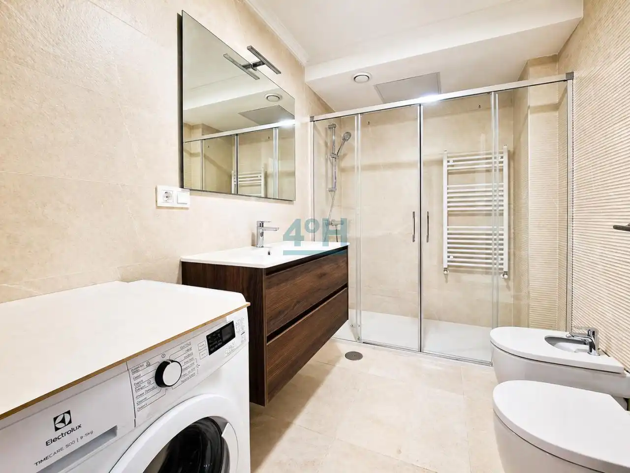 Badezimmer von Wohnungen zum Verkauf in Ourense Capital  mit Heizung