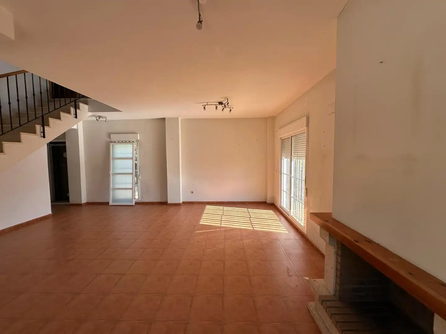 Sala de estar de Casa o chalet en venta en Aspe con Jardín privado, Balcón y Alarma