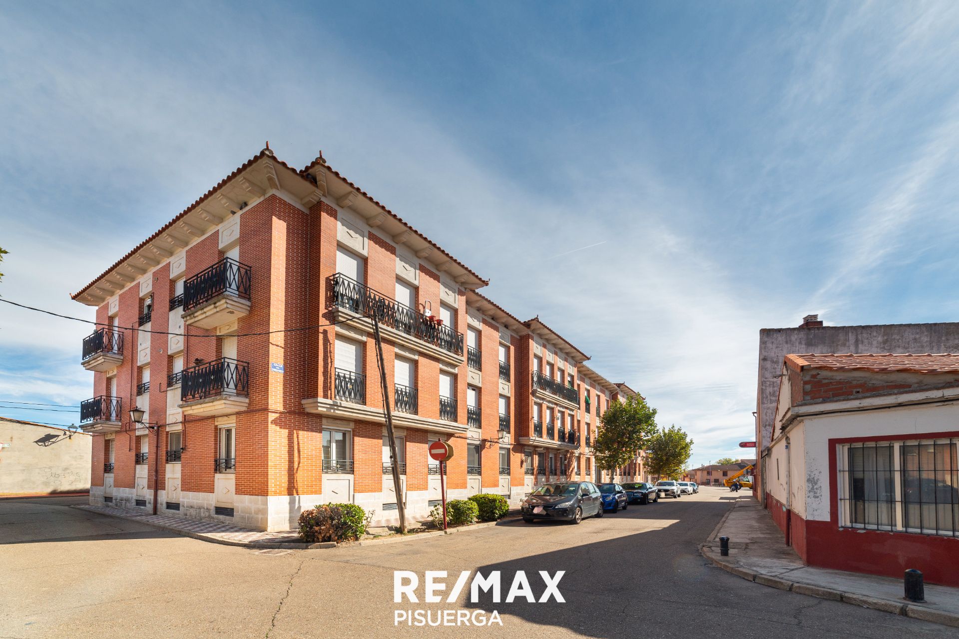 Vista exterior de Piso en venta en Cigales con Calefacción y Balcón