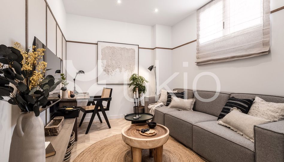Apartamento de alquiler en Calle de San Andrés, Universidad - Malasaña - Imagen 2