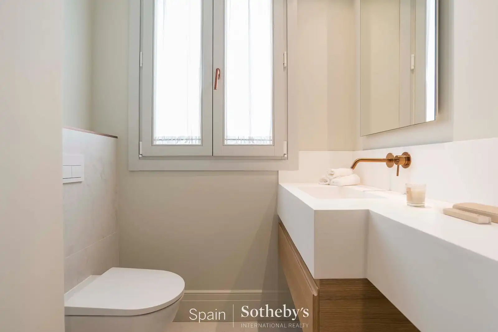 Baño de Apartamento en venta en Madrid con Aire acondicionado, Calefacción y Terraza