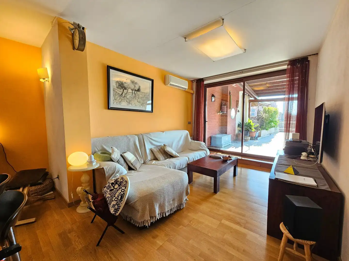 Living room of Attic for sale in Sant Just Desvern  with Air Conditioner, Heating and Terrace