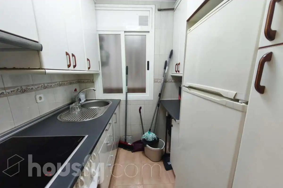 Cocina de Piso de alquiler en Madrid con Calefacción y Amueblado