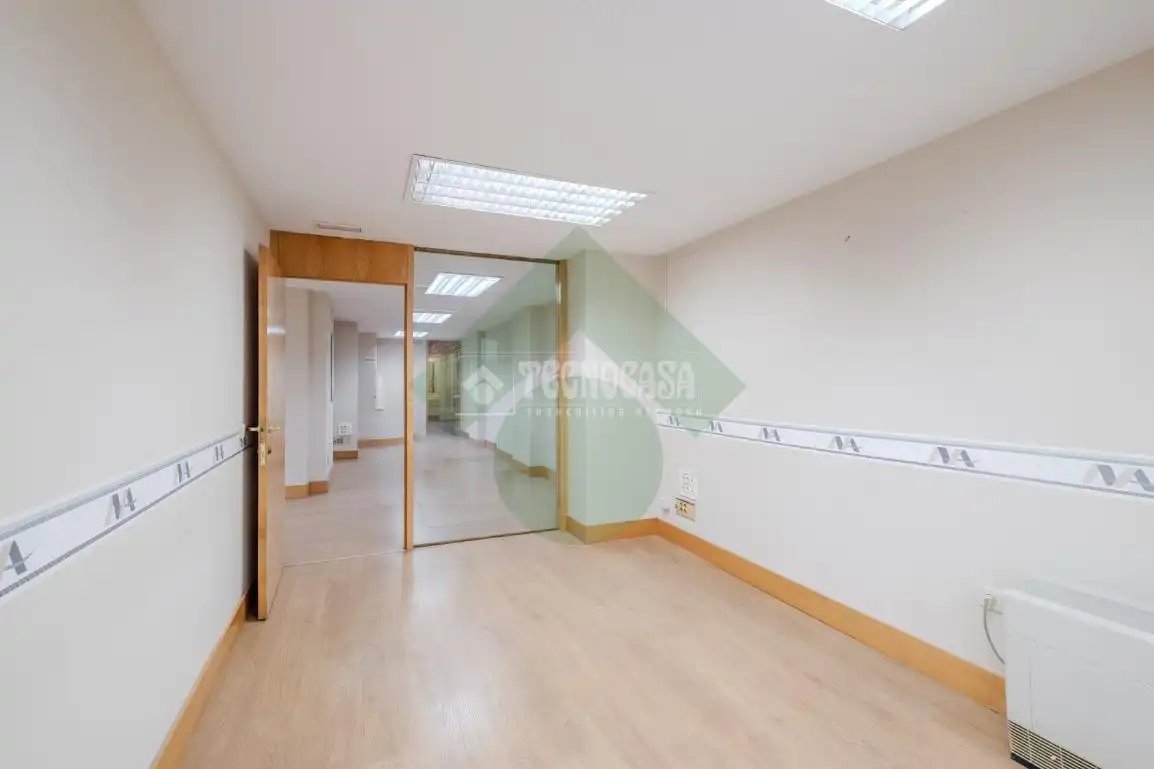 Büro zur Miete in Madrid mit Klimaanlage und Heizung