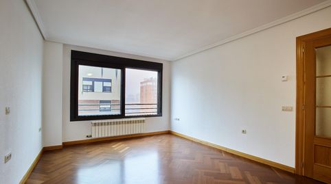 Foto 5 de Piso de alquiler en Huerta del Rey, Valladolid Capital