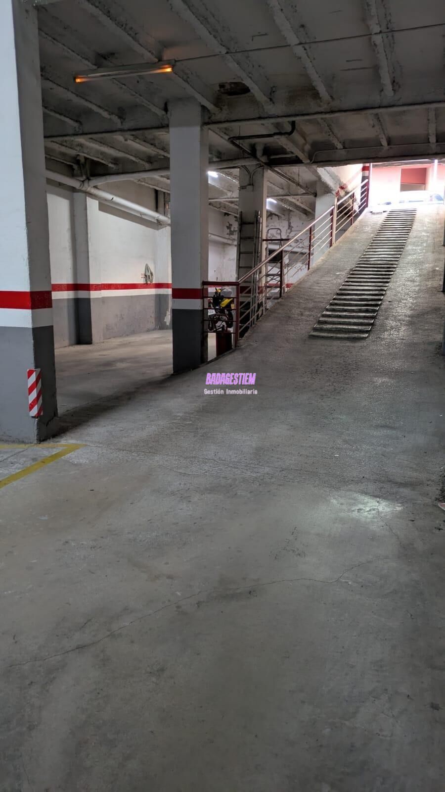 Garaje de alquiler en Badalona