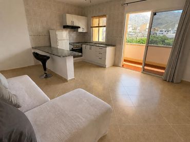 Apartamento con balcón en venta en Avenida Viera y Clavijo