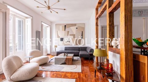 Elegante vivienda exterior en finca señorial de Embajadores