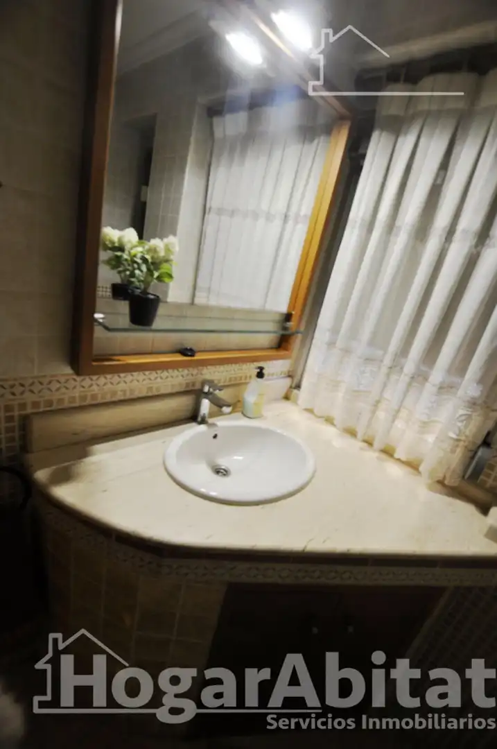 Badezimmer von Wohnung zum Verkauf in Valencia mit Klimaanlage, Parkett und Terrasse
