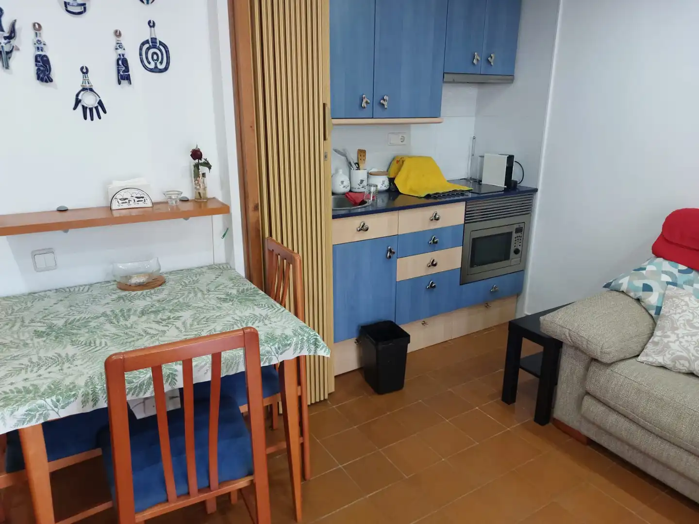 Cuina de Apartament en venda en Castelldefels amb Terrassa i Piscina comunitària