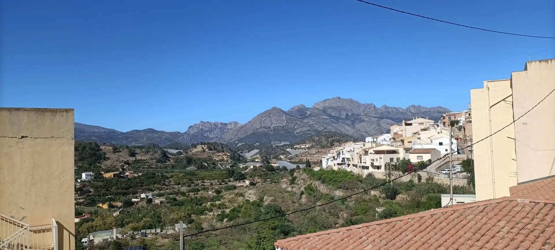 Außenansicht von Wohnung zum Verkauf in Polop mit Terrasse und Balkon
