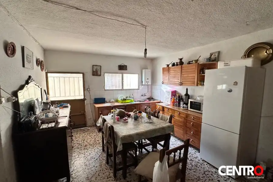 Cuina de Casa o xalet en venda en Guadahortuna amb Jardí privat