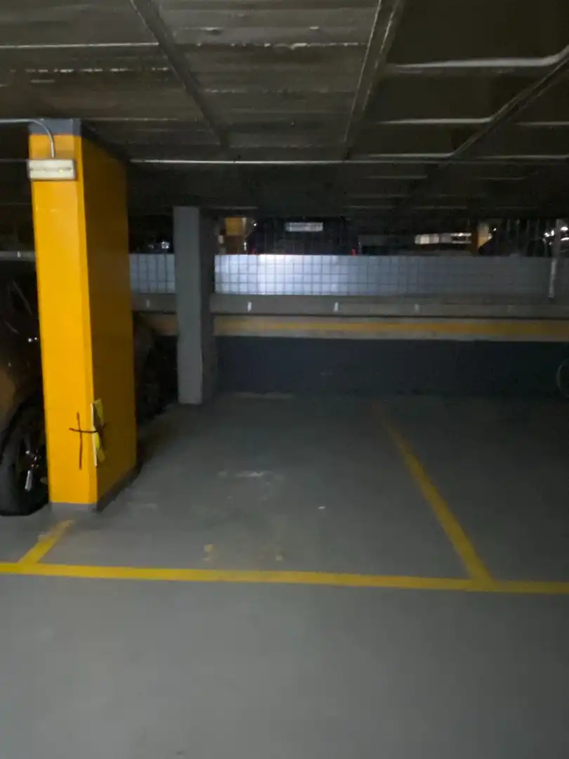 Parking de Piso en venta en Barcelona con Aire acondicionado, Calefacción y Terraza