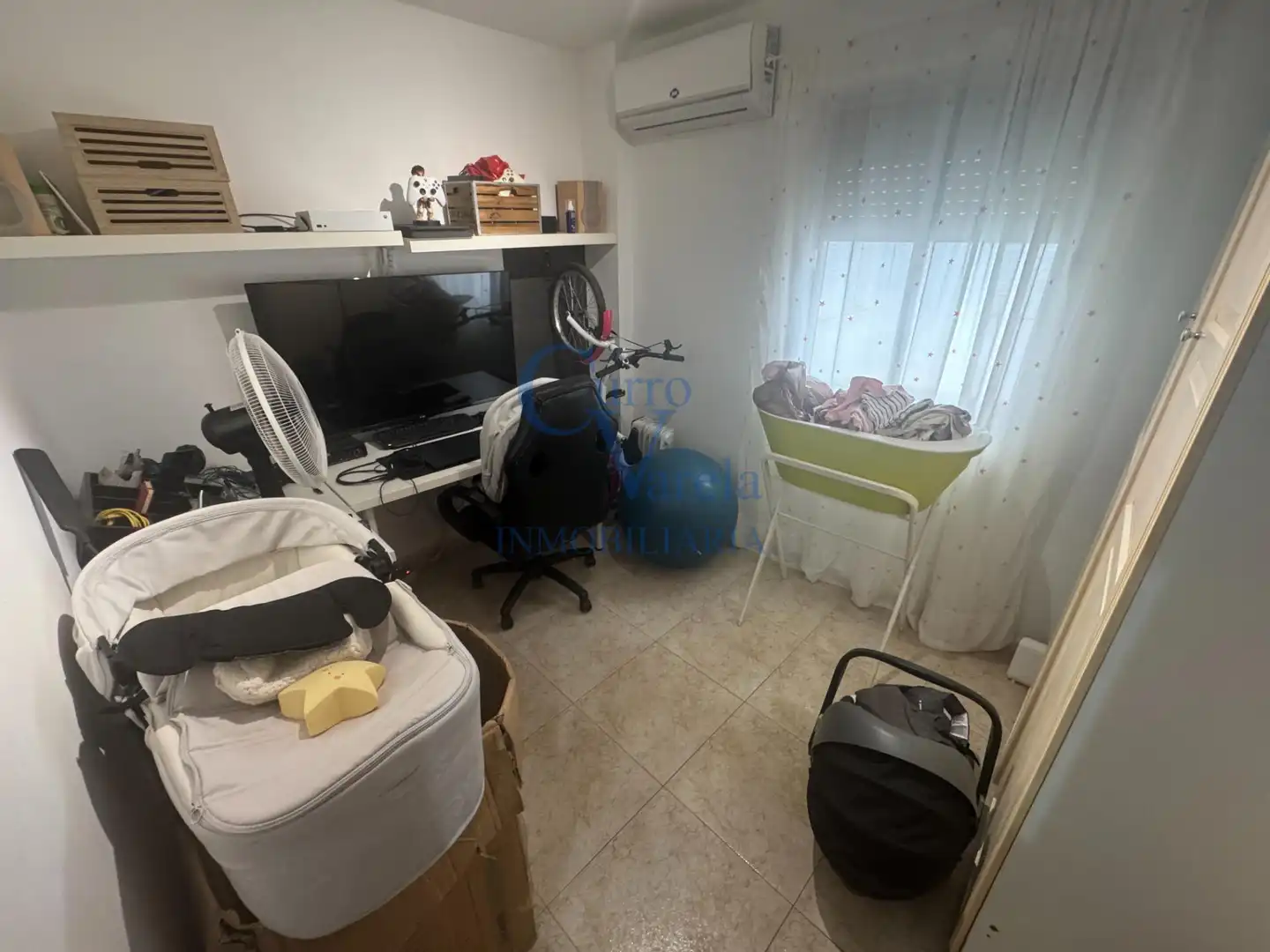 Wohnung zum Verkauf in Dos Hermanas mit Klimaanlage und Heizung
