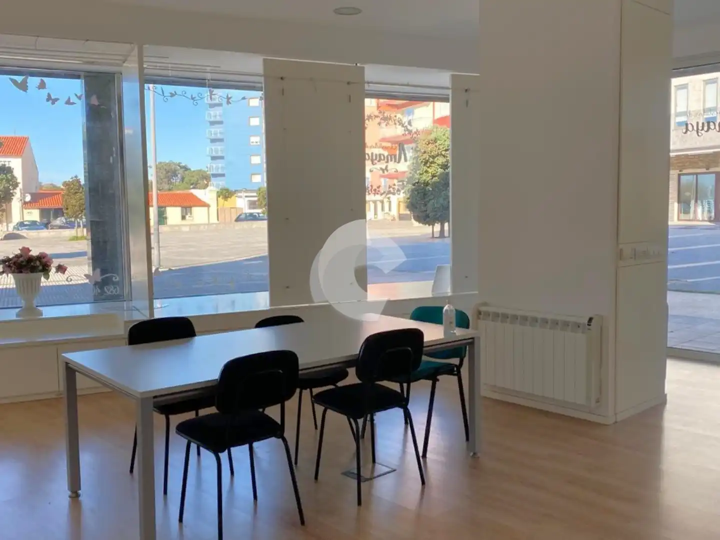 Büro zum Verkauf in Oleiros mit Möbliert