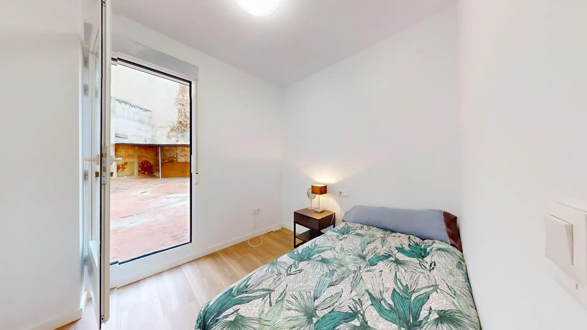 Dormitori de Planta baixa en venda en Elche / Elx amb Terrassa i Moblat
