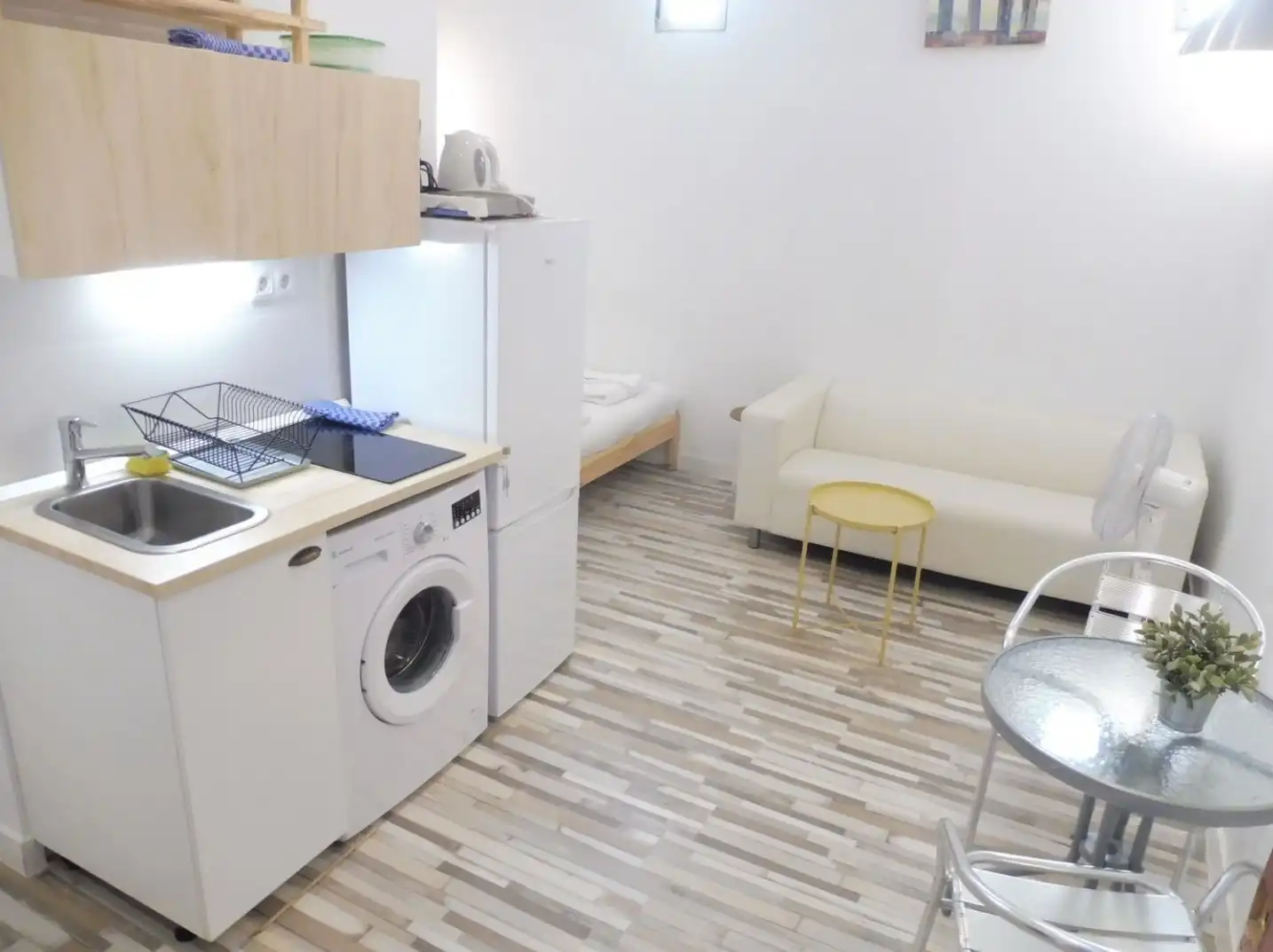Cocina de Piso de alquiler en Madrid con Parquet, Amueblado y Horno