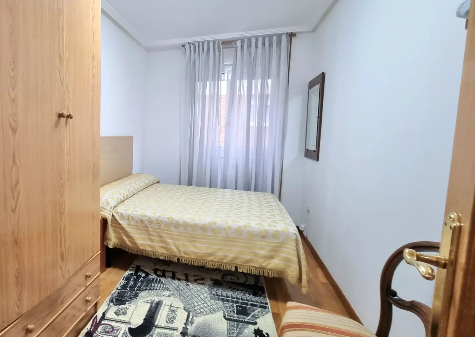 Habitación de Piso de alquiler en Carreño con Amueblado