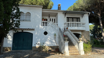 Vista exterior de Casa o xalet en venda en L'Escala amb Jardí privat, Terrassa i Traster