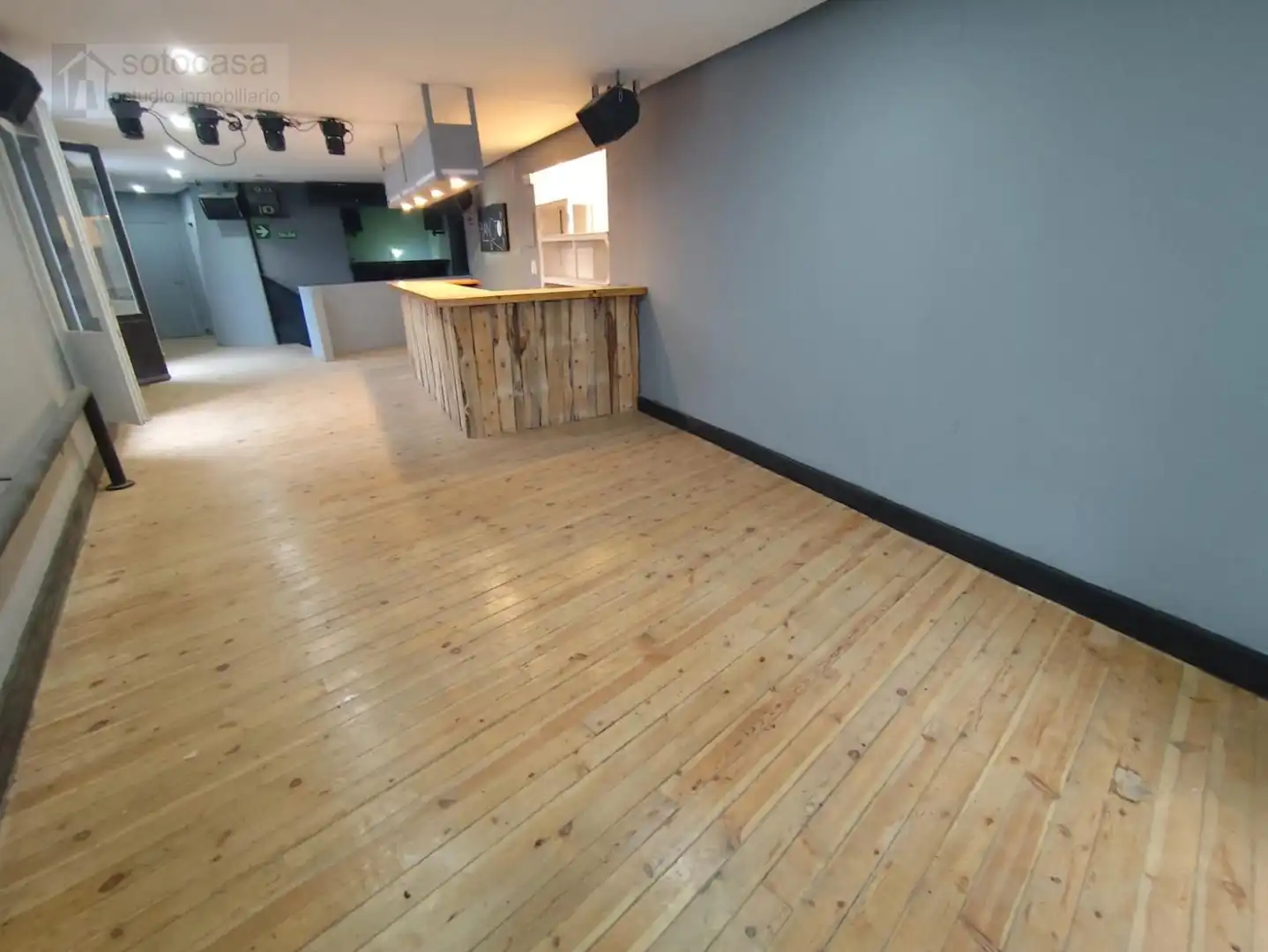 Commercial properties for sale in Tudela de Duero  with Air Conditioner