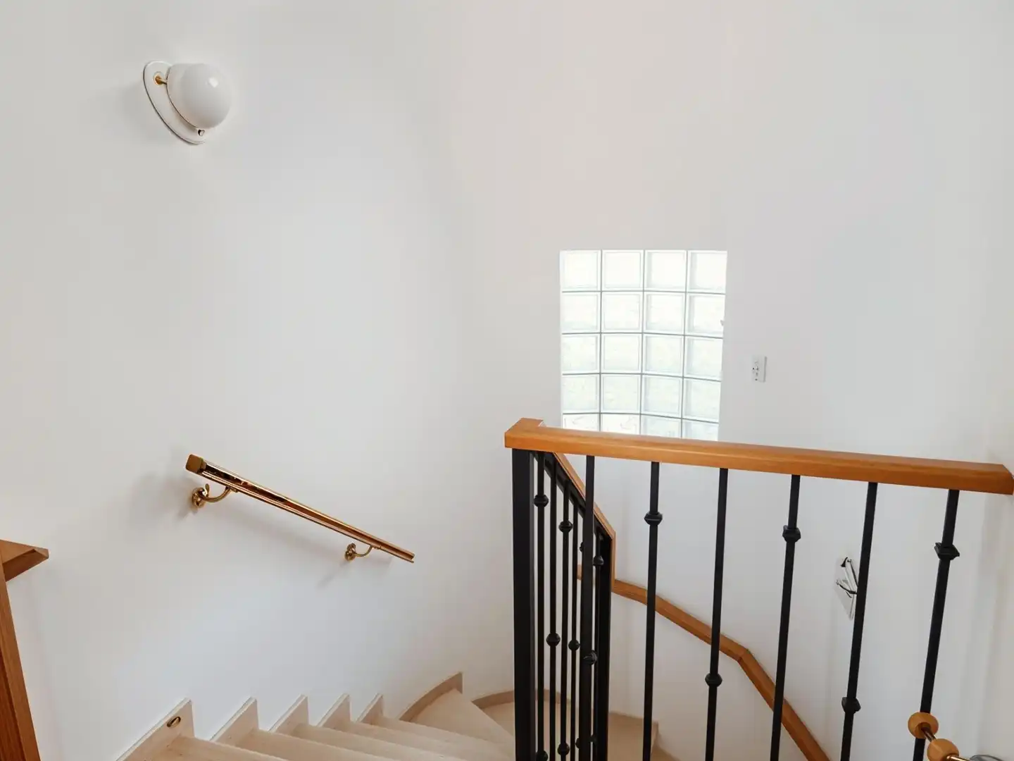 Houses for sale in Oliva  with Air Conditioner, Heating and Private garden
