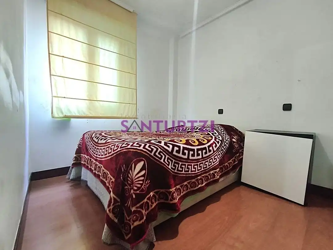 Bedroom of Flat for sale in Santurtzi   with Furnished