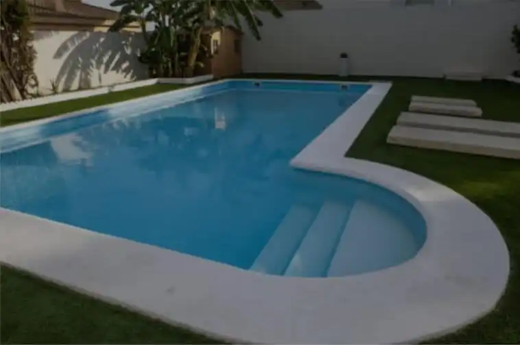 Piscina de Casa o chalet en venta en Los Barrios con Aire acondicionado, Calefacción y Jardín privado
