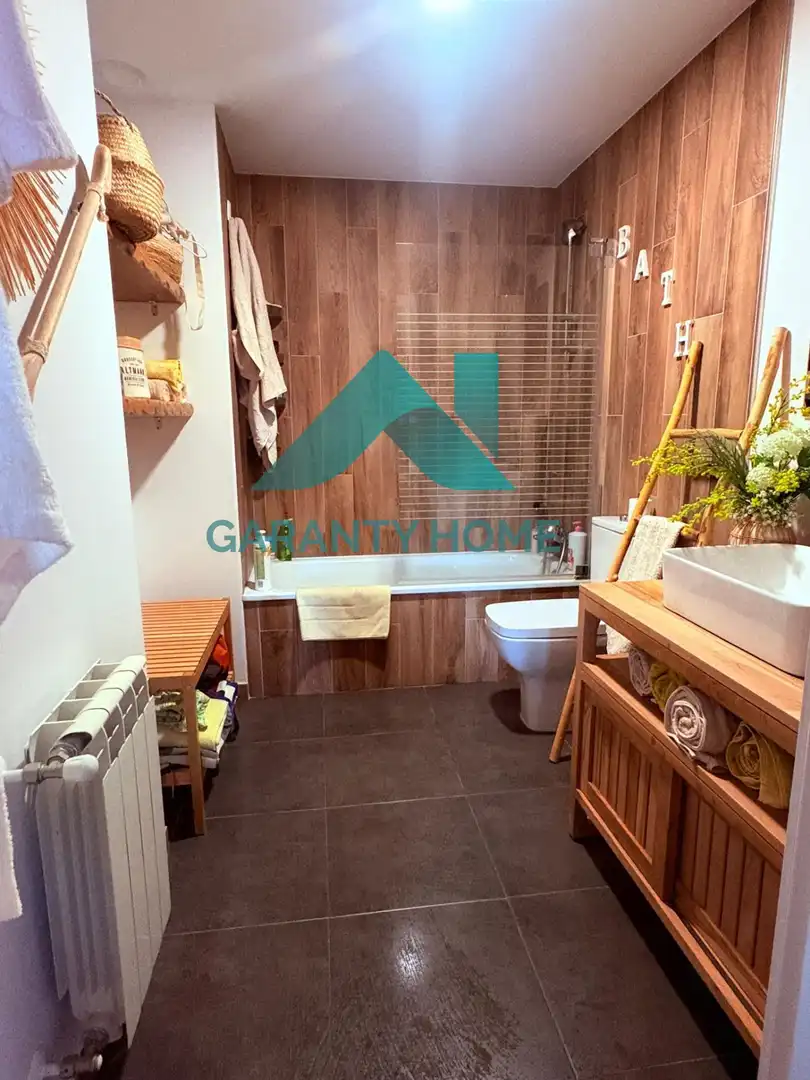 Bathroom of Flat for sale in Cáceres  with Air Conditioner, Heating and Terrace