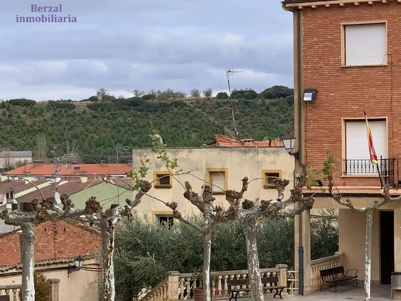 Vista exterior de Finca rústica en venda en Entrena amb Calefacció, Traster i Balcó