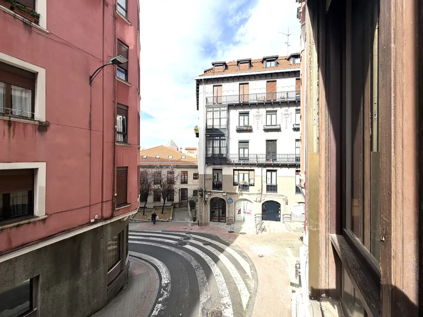 Vista exterior de Pis en venda en Bilbao  amb Calefacció