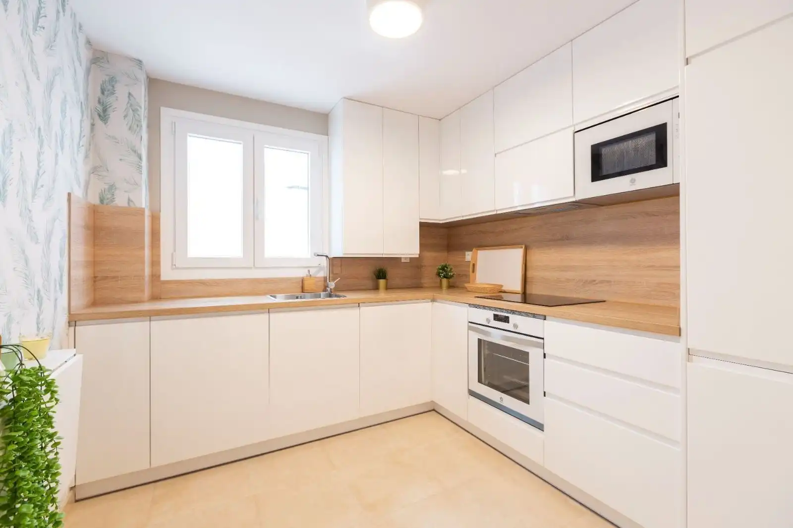 Kitchen of Flat for rent in Ronda  with Air Conditioner, Heating and Terrace