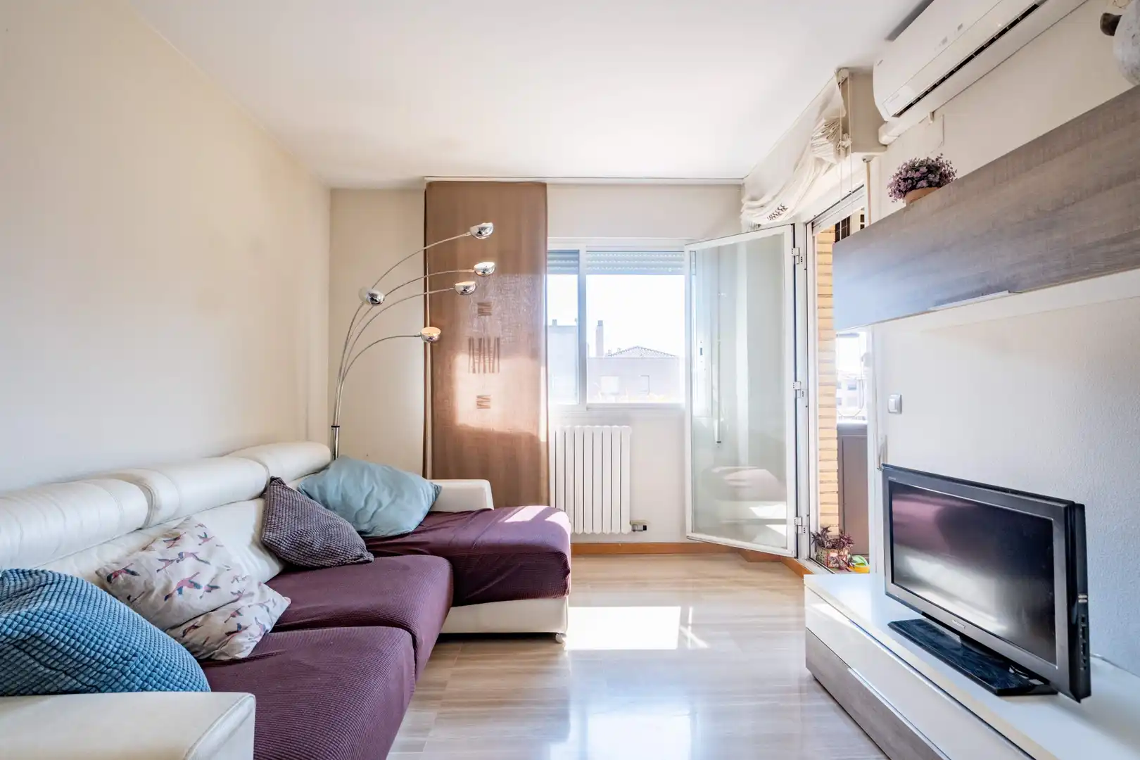 Sala de estar de Piso en venta en Zaragoza con Aire acondicionado y Terraza