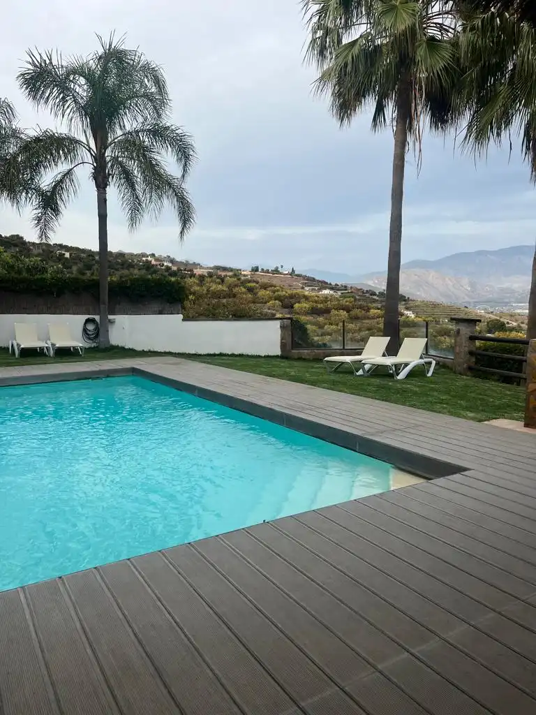 Piscina de Casa o chalet de alquiler en Salobreña con Aire acondicionado, Jardín privado y Parquet