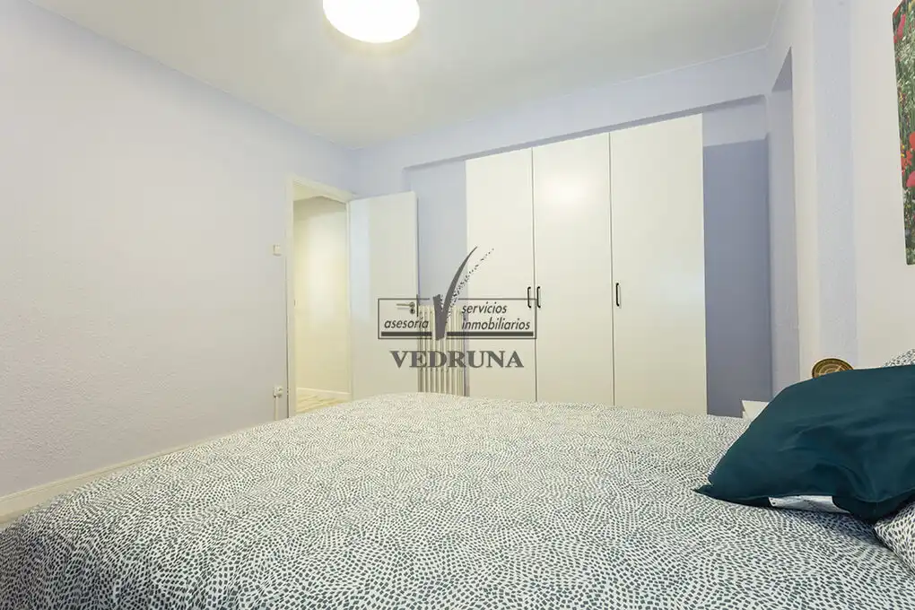 Bedroom of Flat for rent in Zaragoza  with Heating, Oven and Washing machine