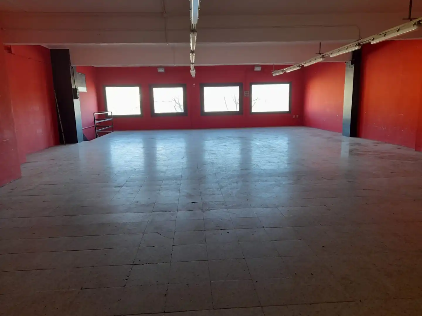 Nave industrial de alquiler en Cirera