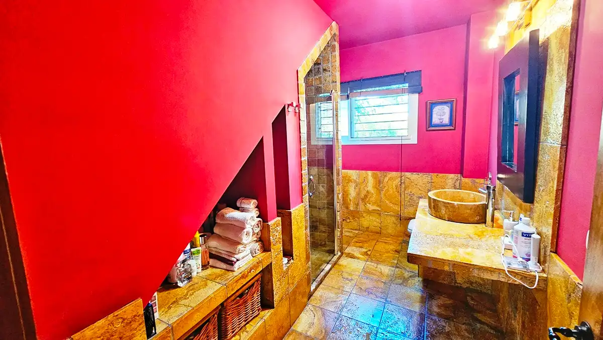 Bathroom of Houses for sale in El Madroño  with Air Conditioner and Private garden