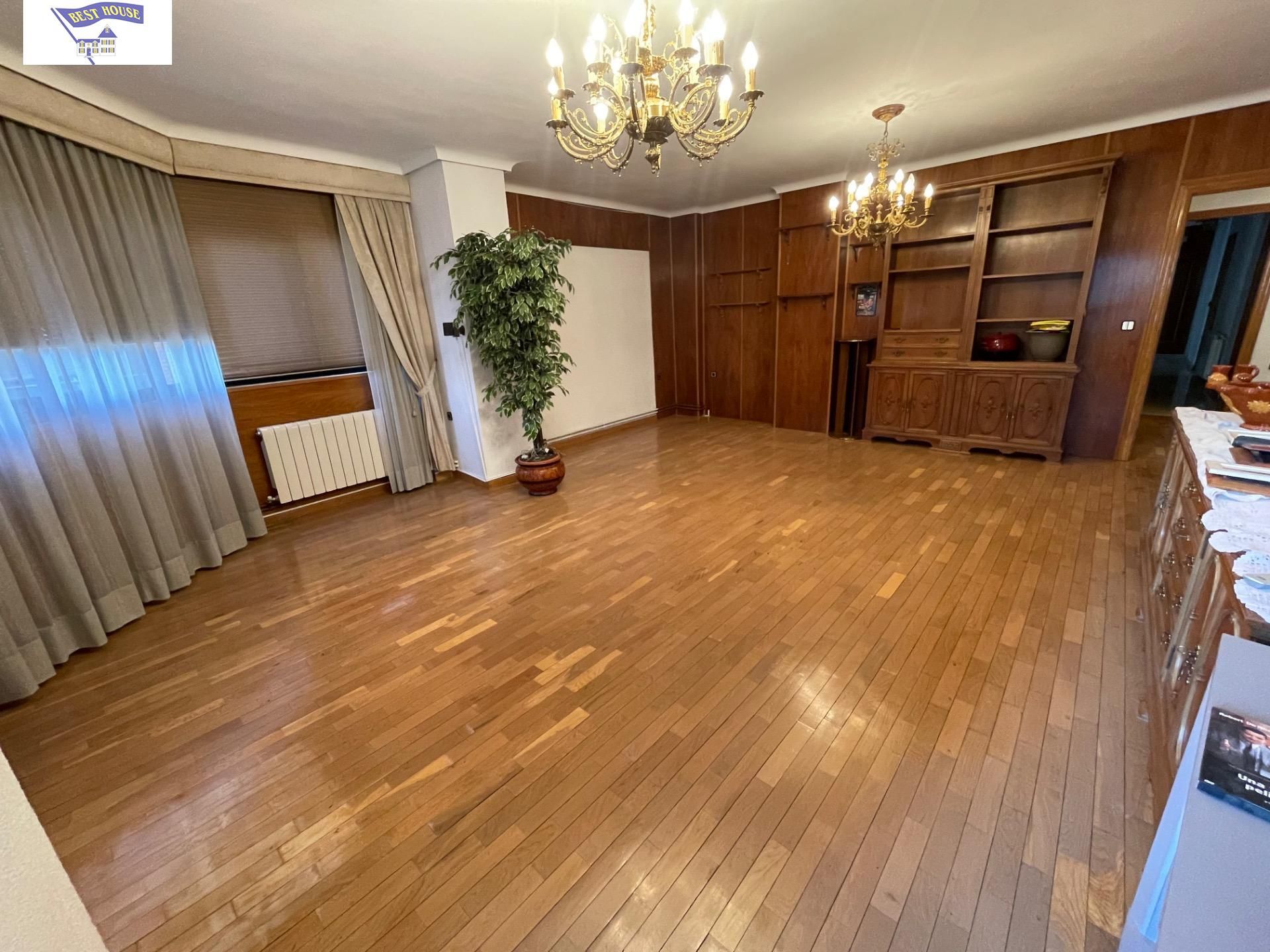 Living room of Flat for sale in  Albacete Capital  with Heating, Parquet flooring and Terrace