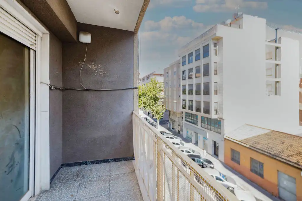 Vista exterior de Pis en venda en Elche / Elx