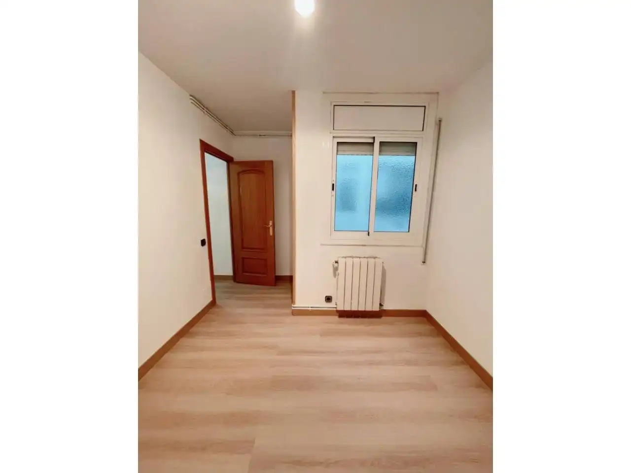 Habitación de Piso en venta en Cerdanyola del Vallès con Calefacción, Parquet y Balcón