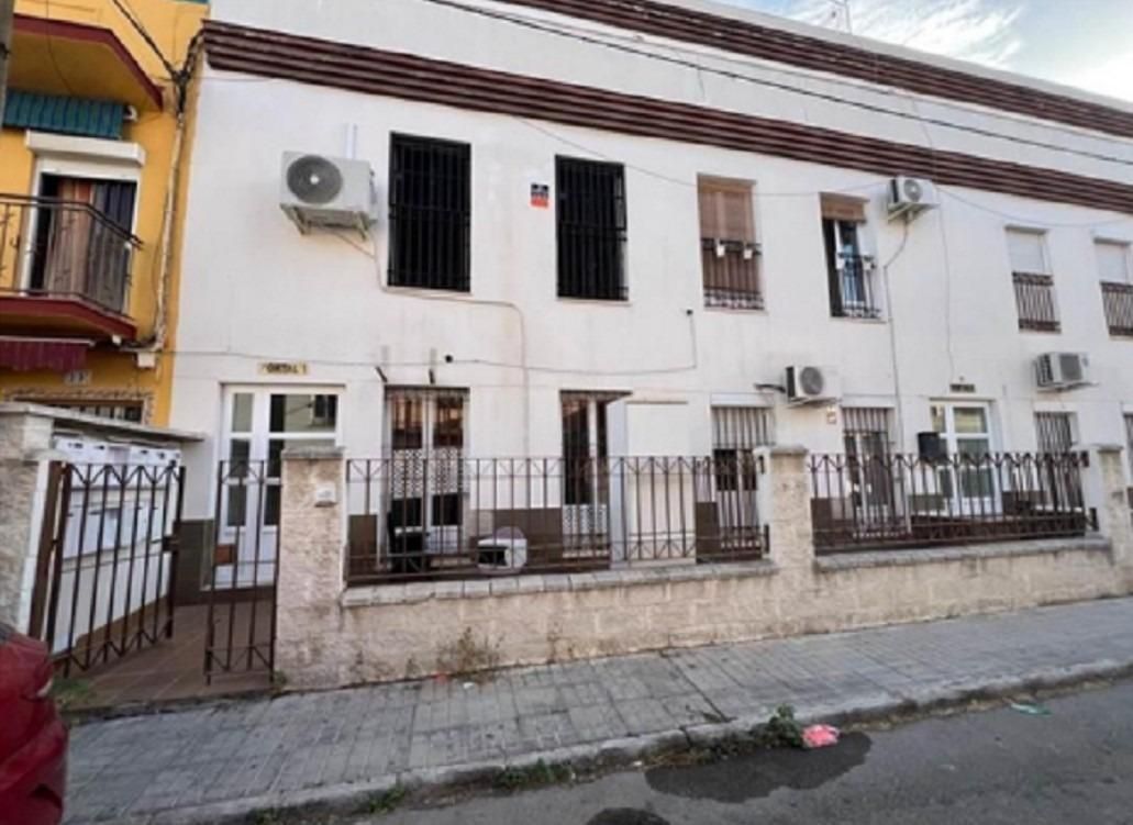 Vista exterior de Planta baja en venta en  Sevilla Capital
