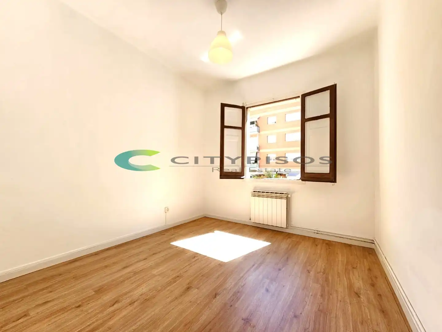 Flat for sale in Barcelona  with Heating, Parquet flooring and Oven