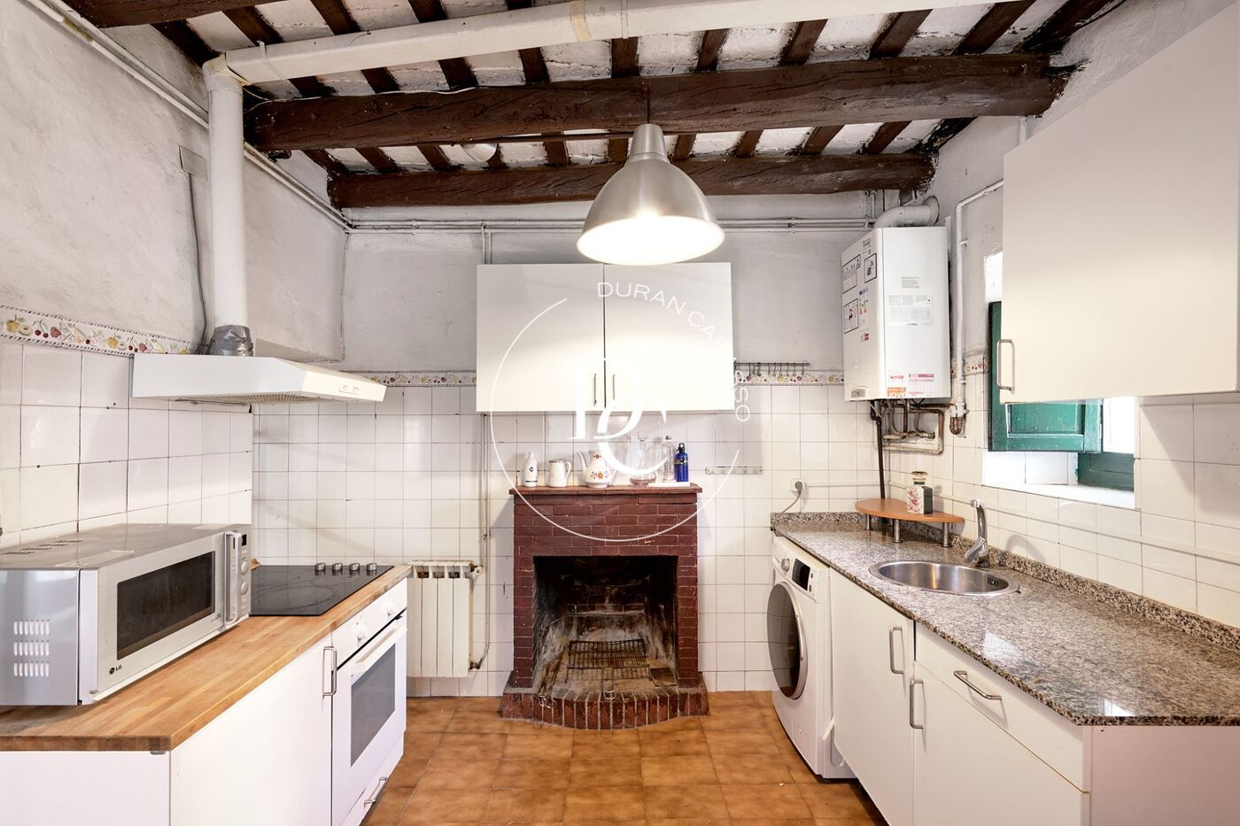 Cuina de Casa o xalet en venda en Sant Pere de Ribes amb Calefacció, Terrassa i Balcó