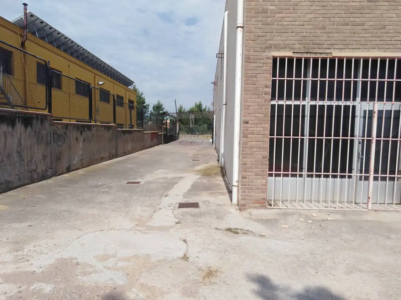 Exterior view of Industrial buildings for rent in Almansa