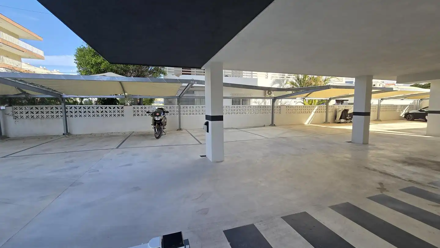 Parking de Apartamento de alquiler en Gandia con Aire acondicionado, Calefacción y Piscina comunitaria