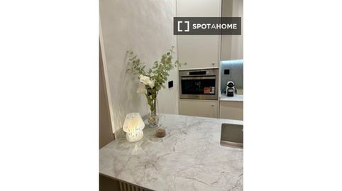 Photo 3 of Room in Cortes - Huertas, Madrid Capital