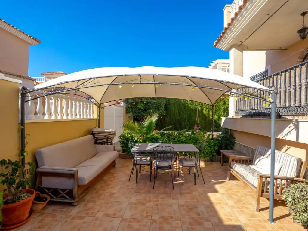 Casa amb piscina en venda a Calle Rosa-Villa Rosa, imagen 2