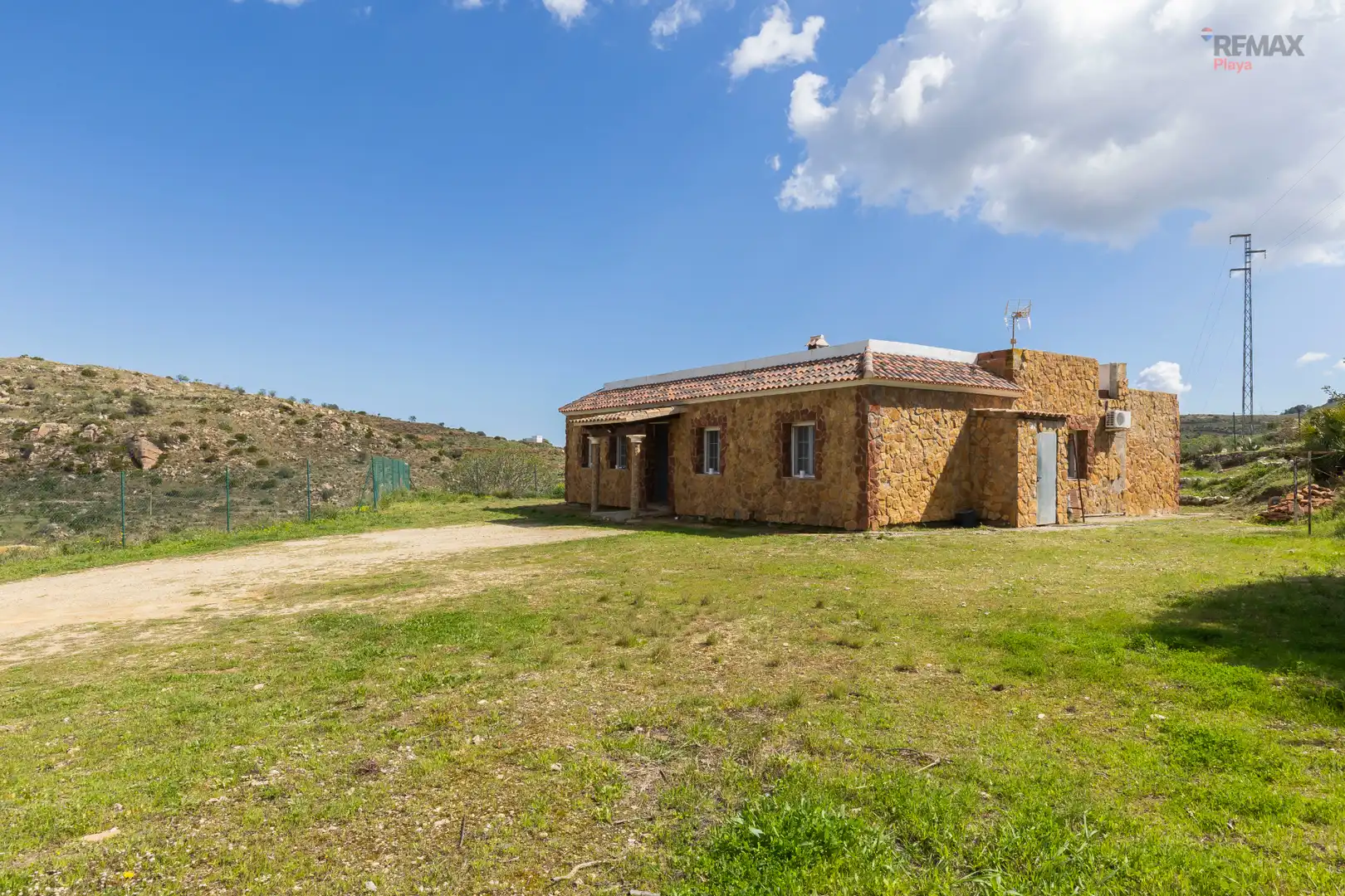 Exterior view of Country homes for sale in Bédar  with Air Conditioner, Private garden and Terrace