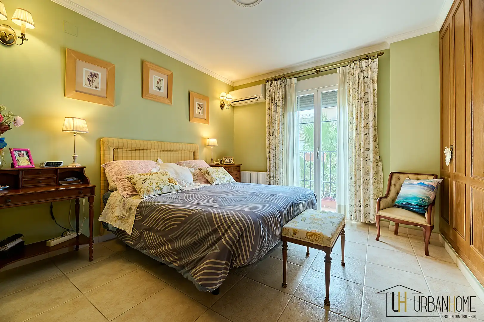 Habitación de Casa adosada en venta en Rocafort con Aire acondicionado, Calefacción y Balcón