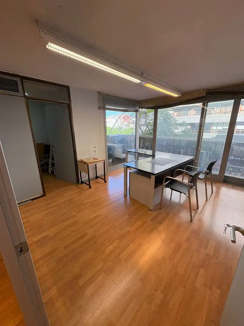 Oficina de lloguer en Girona amb Terrassa